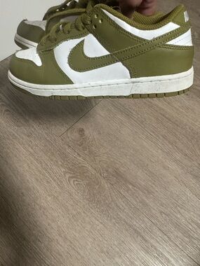 Nike Low Top Sneakers in Olive and White
